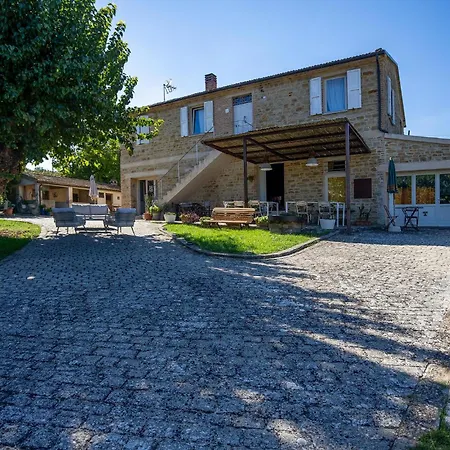 Stunning In With Outdoor Swimming Pool Vakantiehuis *