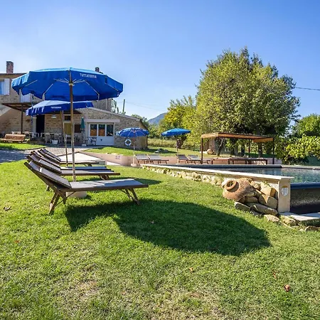 Stunning In With Outdoor Swimming Pool